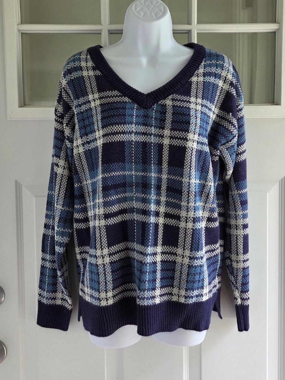 LuLaRoe Plaid Torrie V-Neck Sweater | Sz. XS